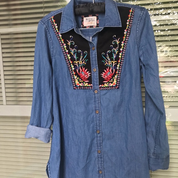 Anthropologie Tops - 🎅NWT Anthropologie Holding Horses Tunic